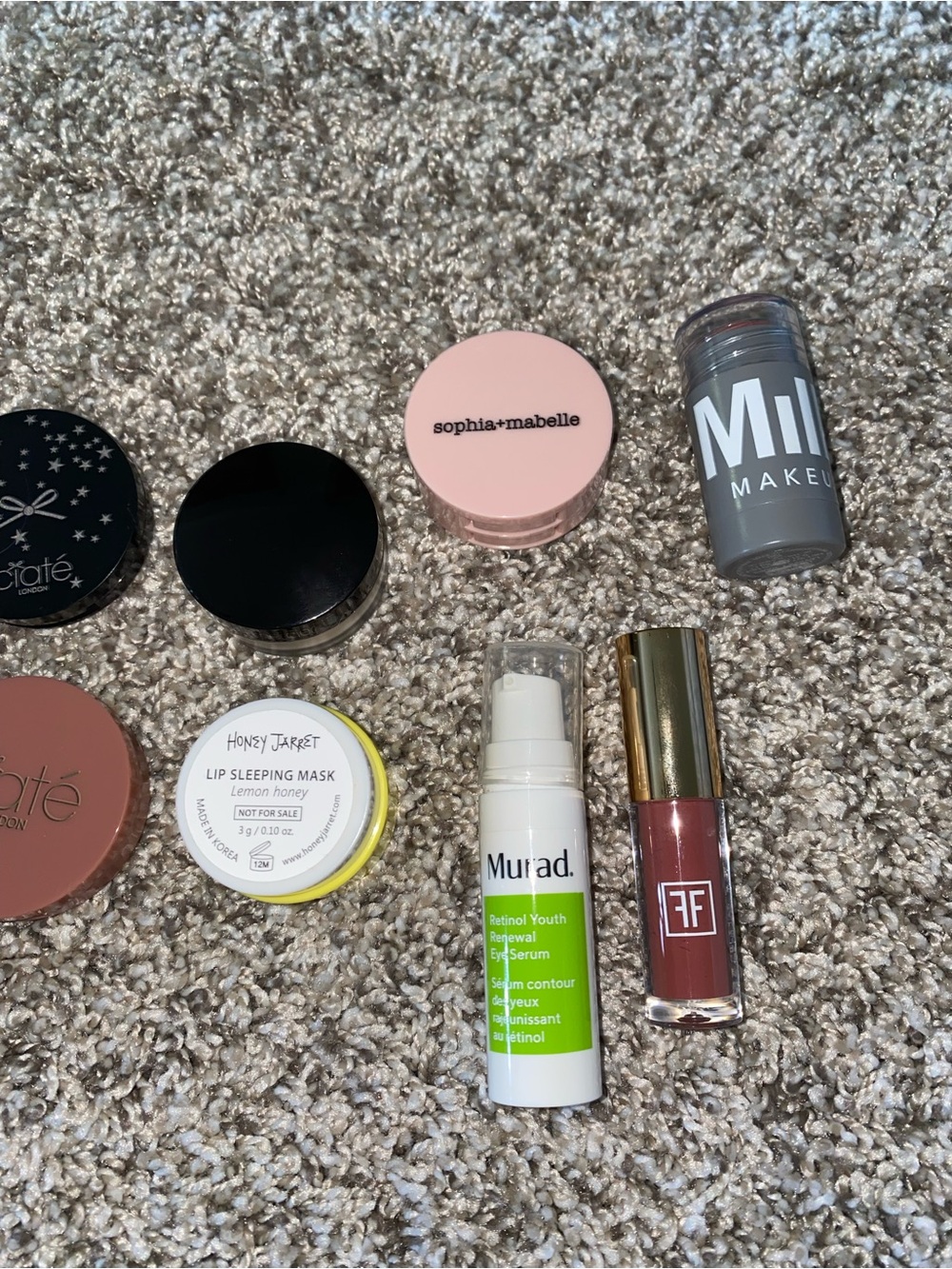 Makeup Sample Lot - Picture 3 of 5